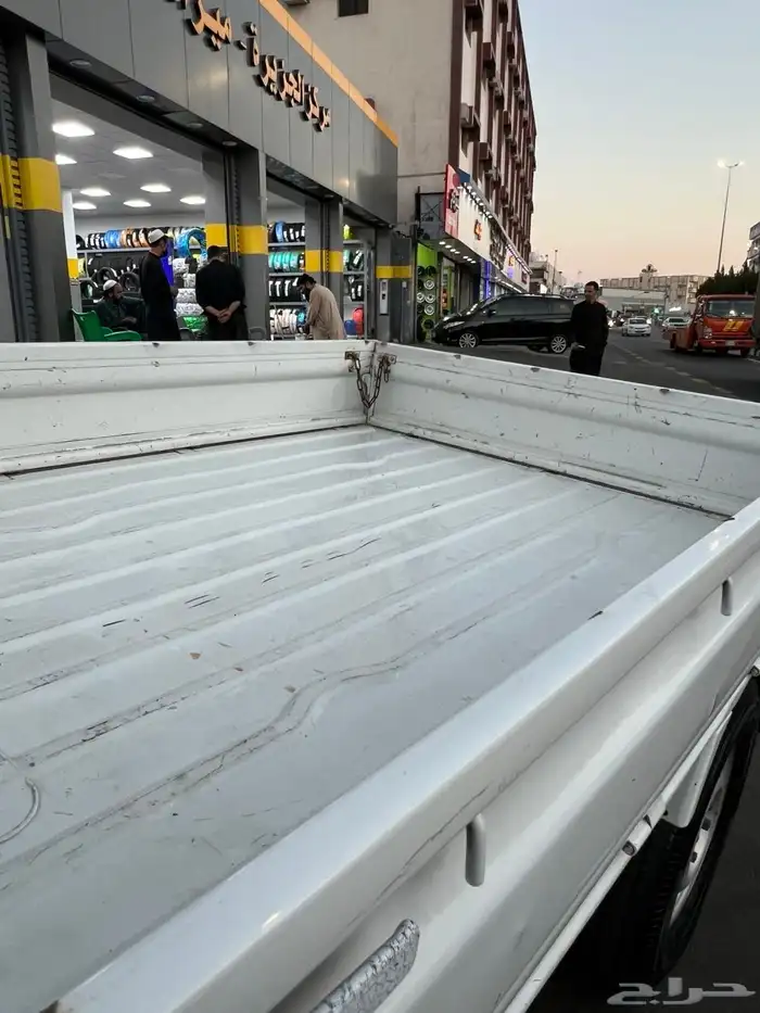 دباب سوزوكي 2001 مخزن 8