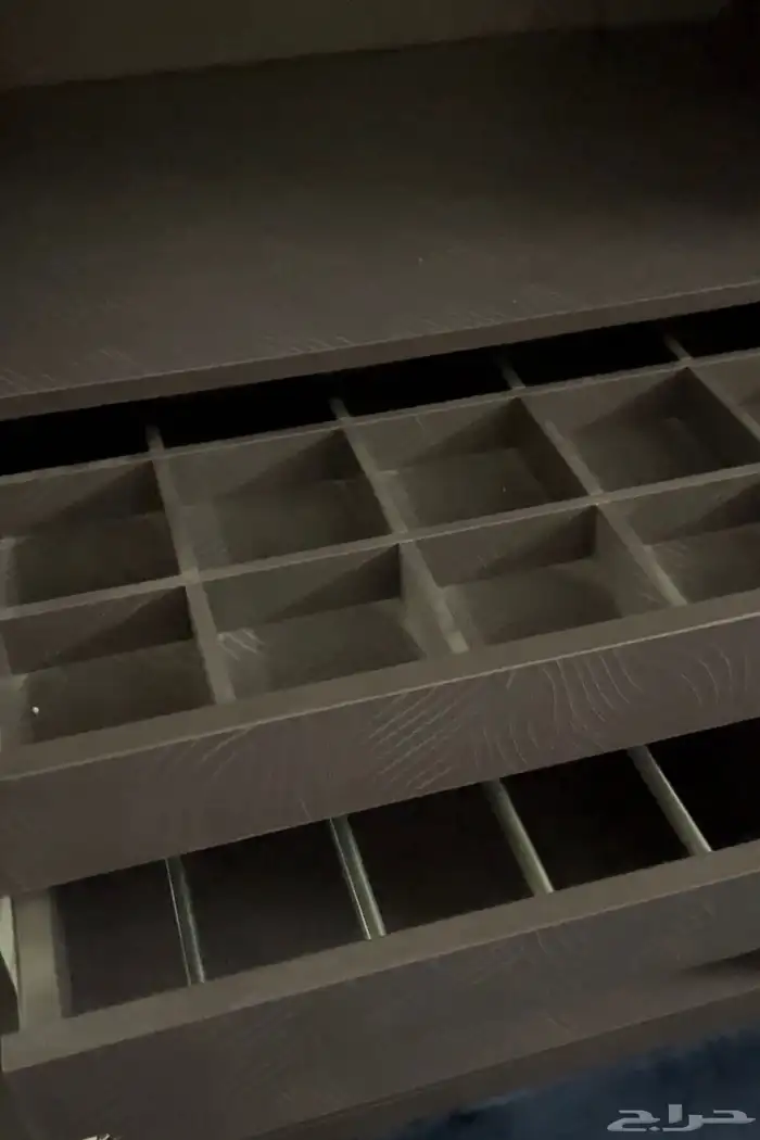 دولاب ملابس وتسريحه حي الاجاويد للبيع مستعجل 3