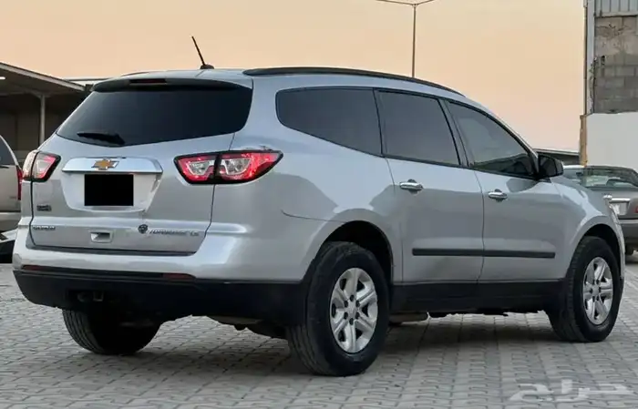 سيارة شيفرولية ترافيرس 1