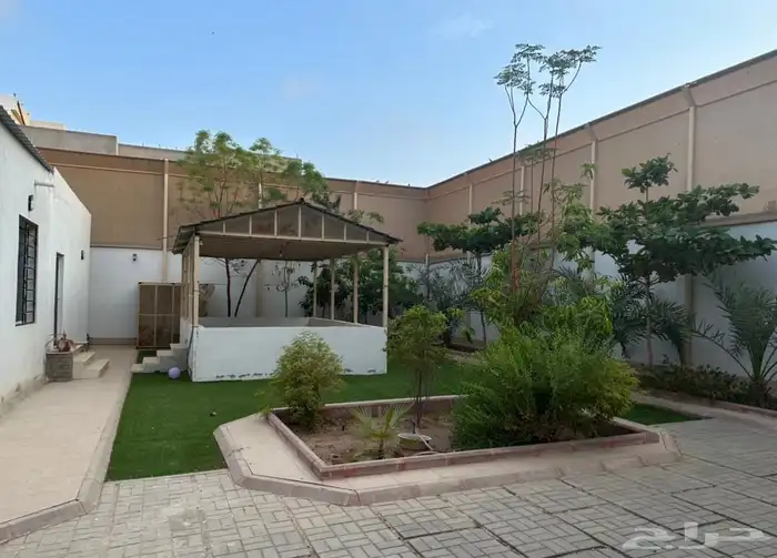 استراحة البيع بموقع مميز 20