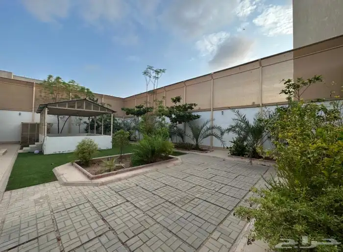 استراحة البيع بموقع مميز 19