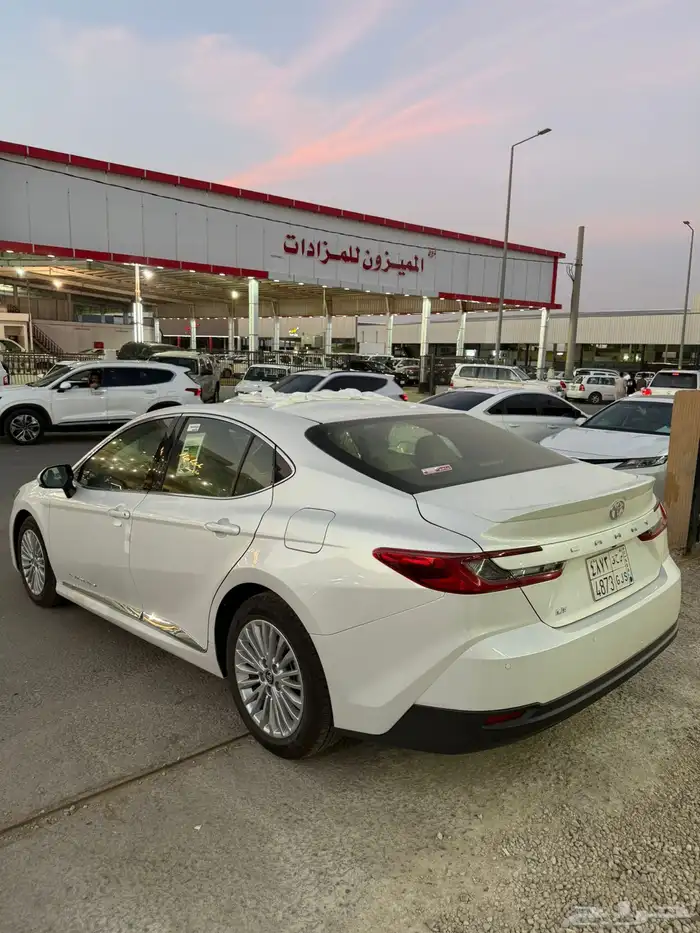 تويوتا كامري 2025 LE بنزين سعودي عداد الف كيلو اللون ابيض 7