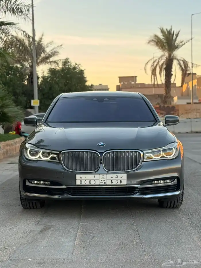 بي أم دبليو مديل 2018مخزنه وشبه جديده 9