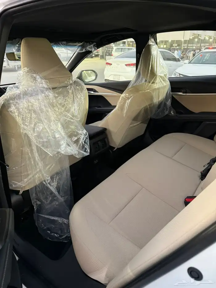 تويوتا كامري 2025 LE بنزين سعودي عداد الف كيلو اللون ابيض 8