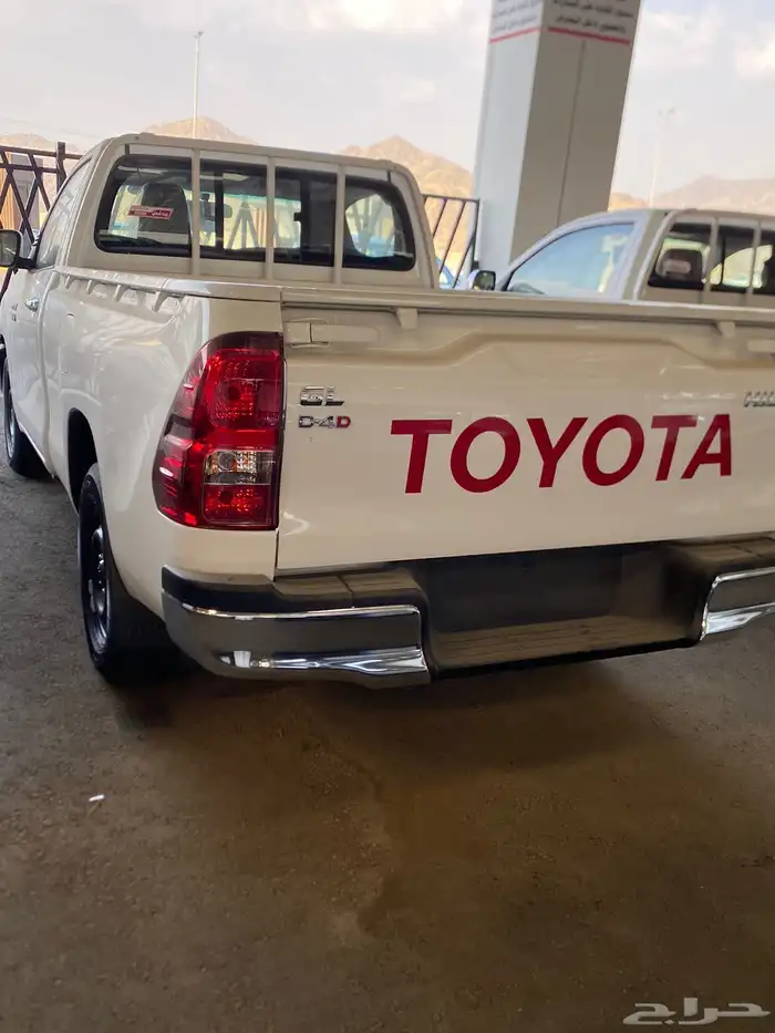 للبيع هايلوكس 2025 ديزل اصفار 1