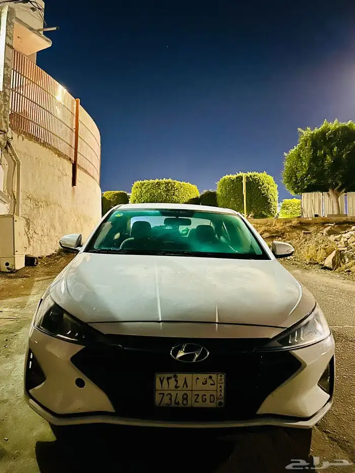 النترا 2021ابيض نظيفة ماشي 200 الف 2