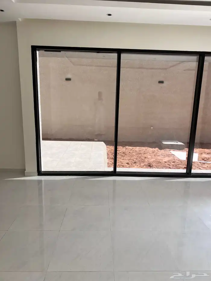 فيلا للايجار بحي الجنادريه 6