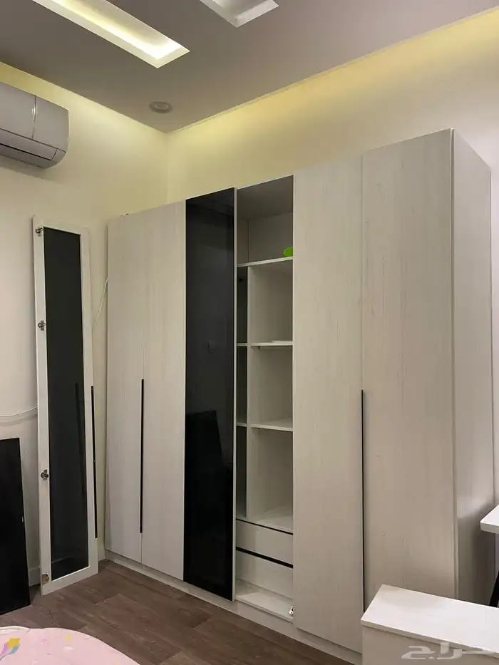 3 مكيفات مركزي شبه جديده وغرفتين نوم 6