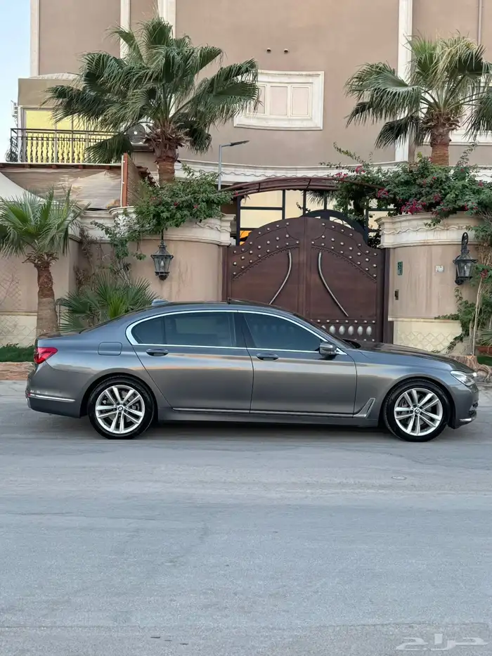 بي أم دبليو مديل 2018مخزنه وشبه جديده 6