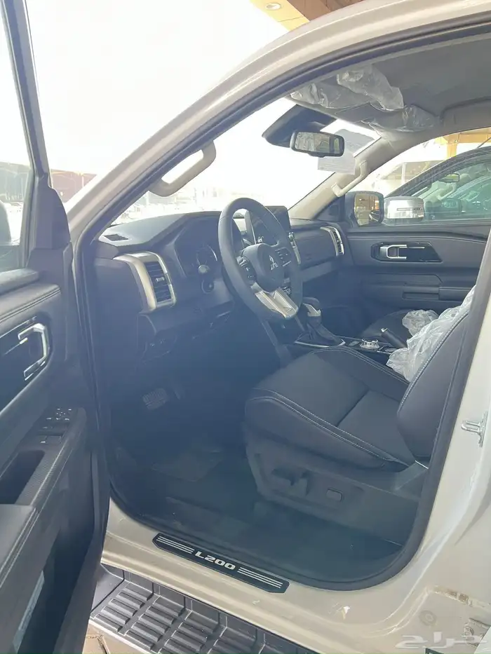 ميتسوبيشى 2024 L200 فل كامل GLS بأقل الاسعار 11