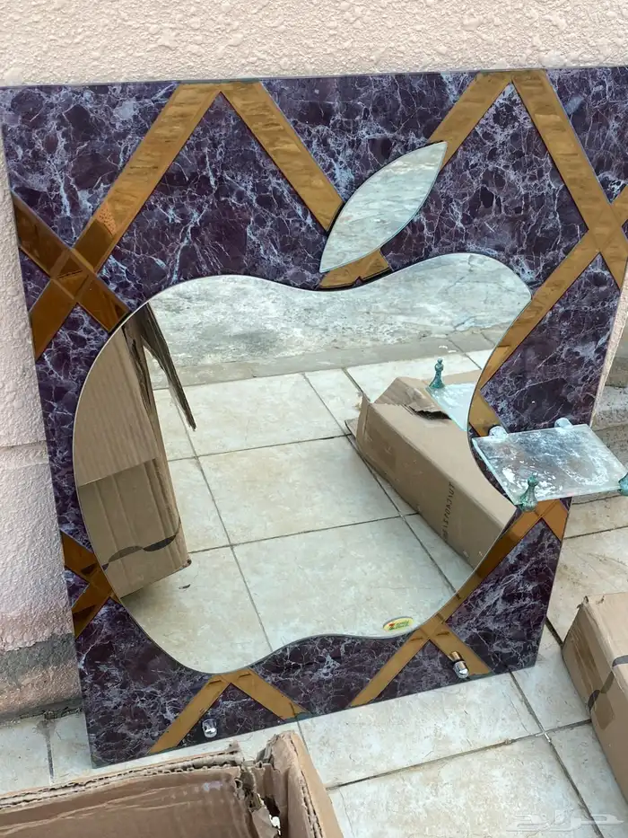 مغسله مع باب خشب مع اربعه شبوك مكيفات مع تسريحه حديد 0