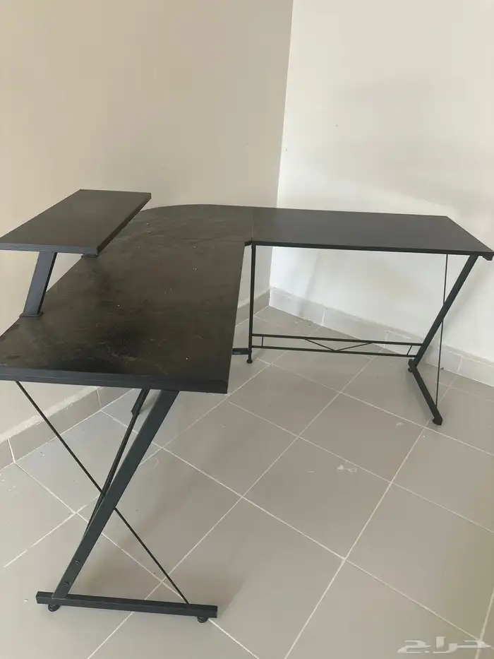 طاولة وكرسي قيمنق 2