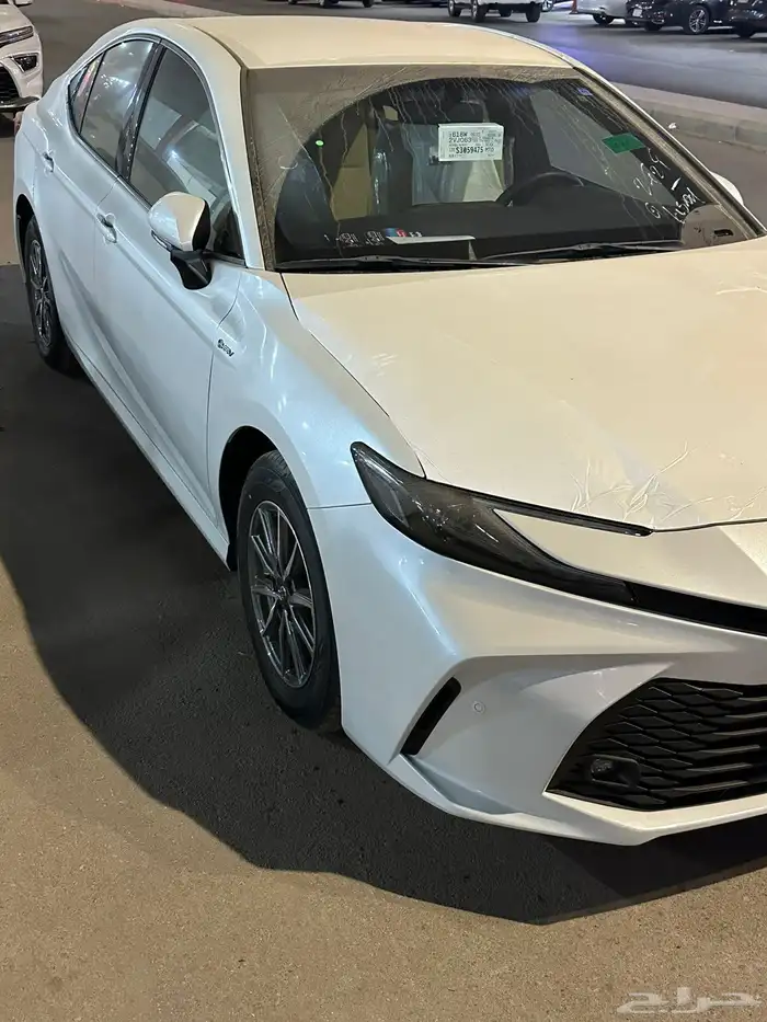 كامري E ستاندر هايبرد 2025 بسعر 102.500 1