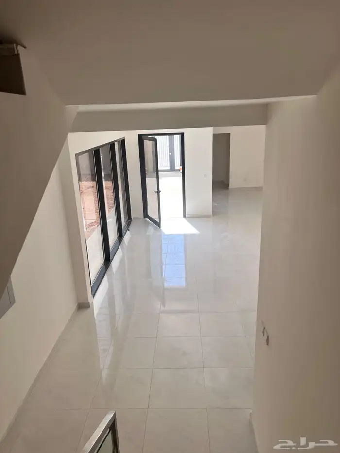 فيلا للايجار بحي الجنادريه 10