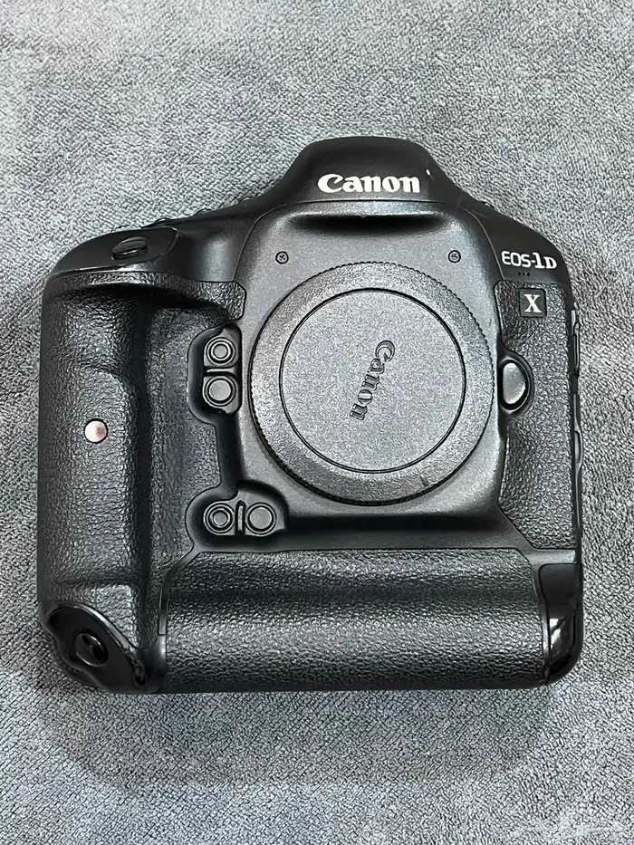 كاميرا كانون 1DX. نضيفه 4