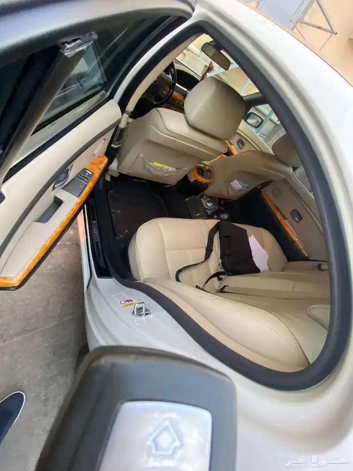 للبيع مستخدمه BMW 2006 730li 1