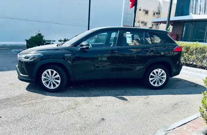 كرولا كروس هايبرد 2024 2