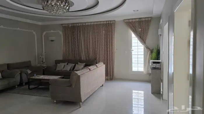 للبيع دور وثلاث شقق بجنوب الهفوف بالصقورزاويه مساحه800متر 15