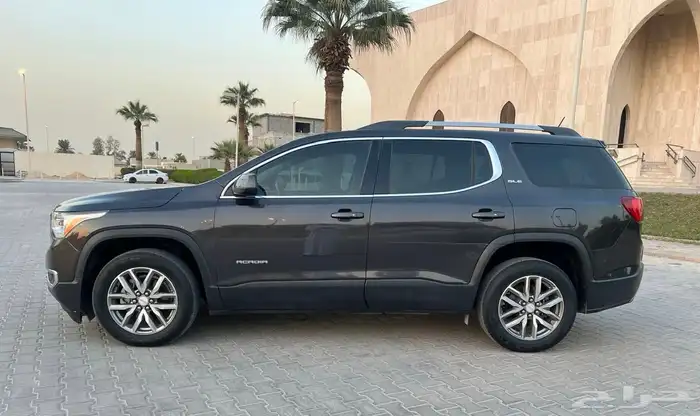 2017 جمس اكاديا 1