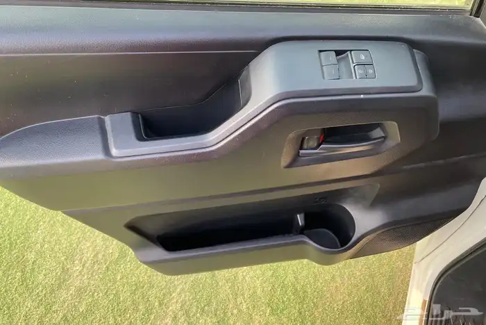 تايوتا هايس ( بضاعة ) 2024 بنزين سقف نازل 21