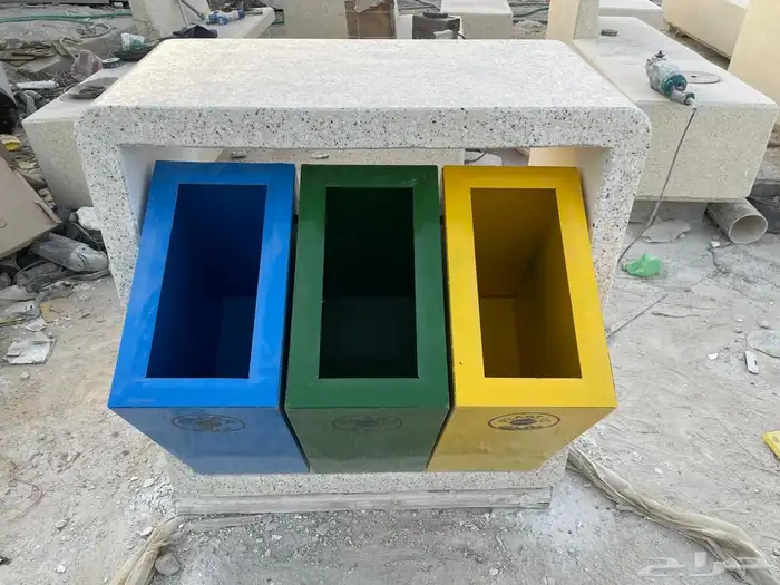 كراسي خرسانية وحاويات واحواض للحدايق 38