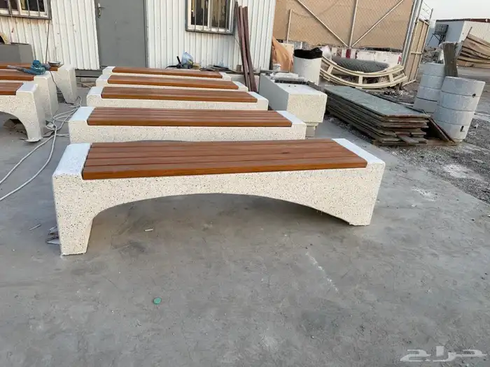 كراسي خرسانية وحاويات واحواض للحدايق 26