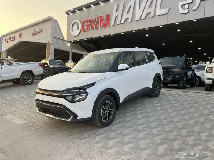 كيا كارينز ستاندر مطور موديل 2025 1