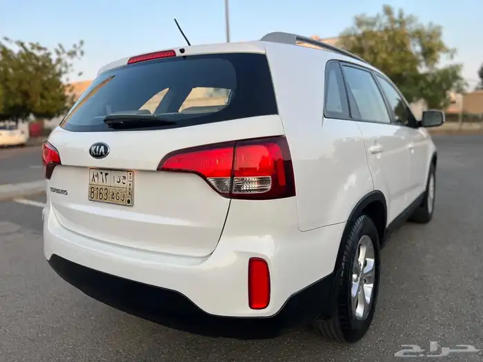 للبيع كيا سورنتو 2015 نظيف 8