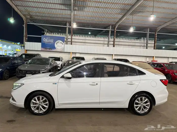 ام جي 5 MG 2023 نص فل السعر 28500 الف 5