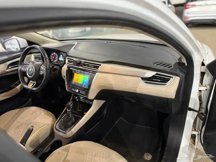 ام جي 5 MG 2023 نص فل السعر 28500 الف 11