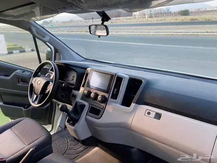 تايوتا هايس ( بضاعة ) 2024 بنزين سقف نازل 9