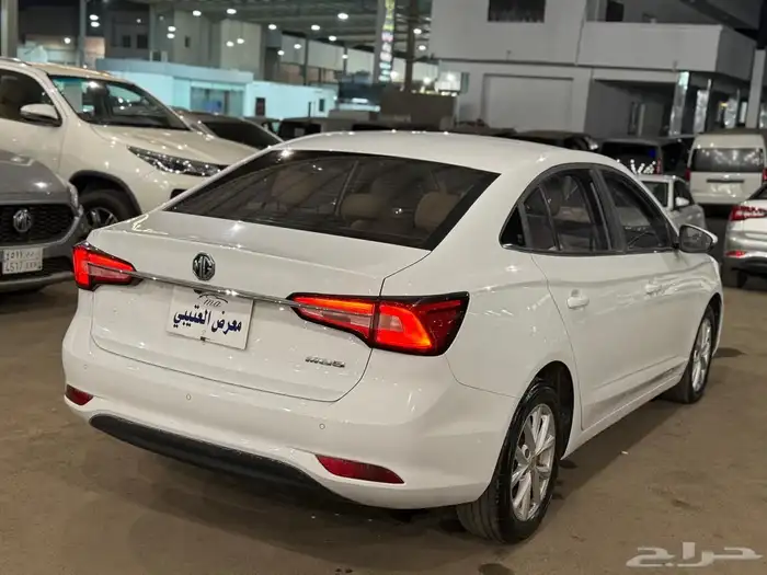 ام جي 5 MG 2023 نص فل السعر 28500 الف 4