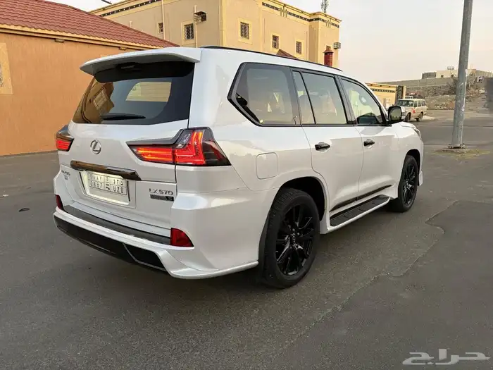 لكززس 2020 بلاك اديشين سعودي 6