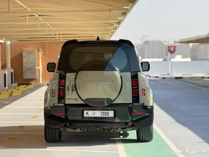 لاند روفر ديفندر 2021خليجي موجودة بدبي 8