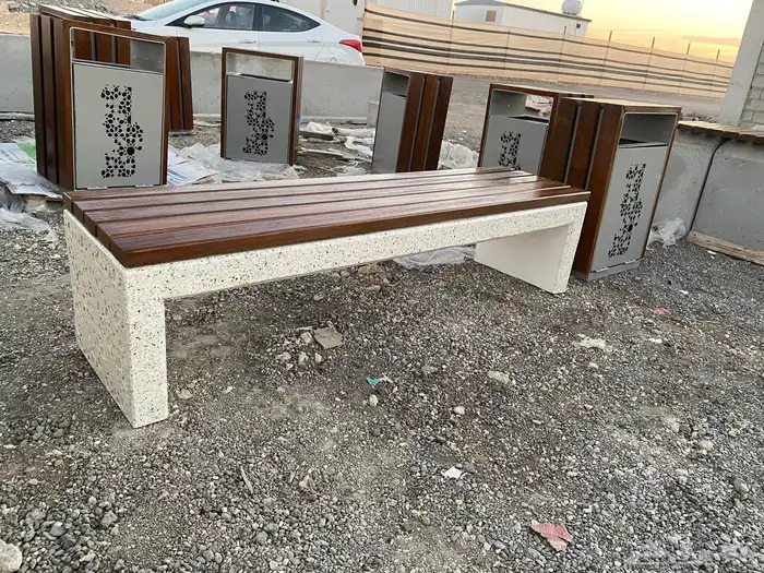 كراسي خرسانية وحاويات واحواض للحدايق 36