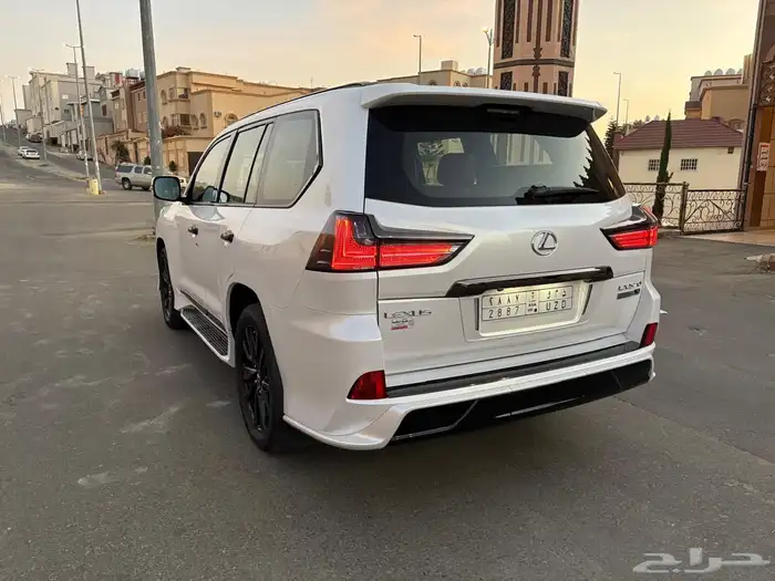 لكززس 2020 بلاك اديشين سعودي 8