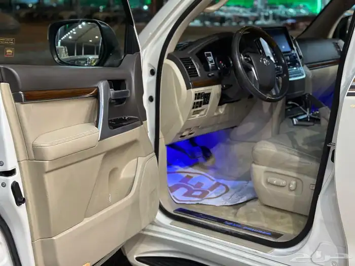 تويوتا لاندكروزر 2018.في اكس آر 4