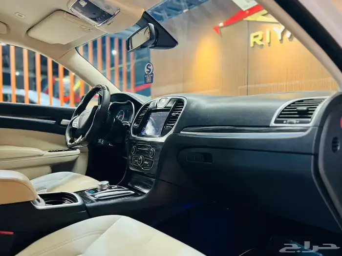 كرايزلر 2018 V6 C300 ( عرض خاص ) 8
