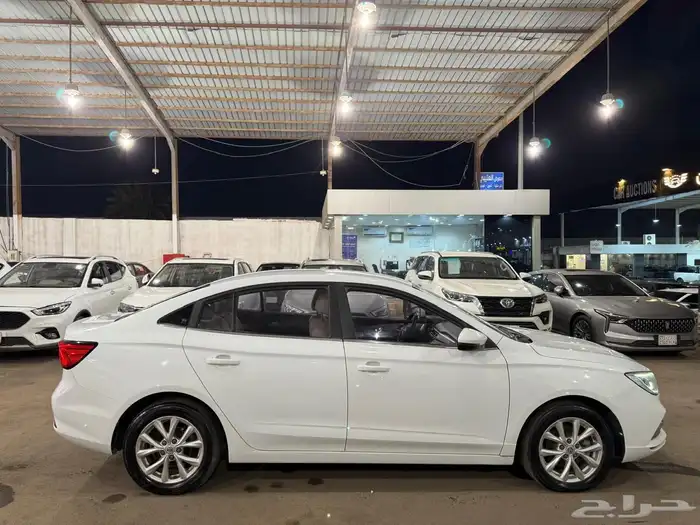 ام جي 5 MG 2023 نص فل السعر 28500 الف 6