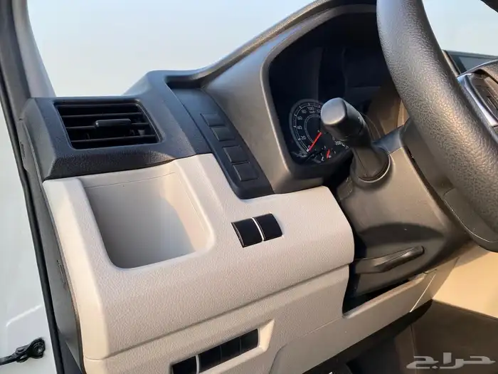 تايوتا هايس ( بضاعة ) 2024 بنزين سقف نازل 15