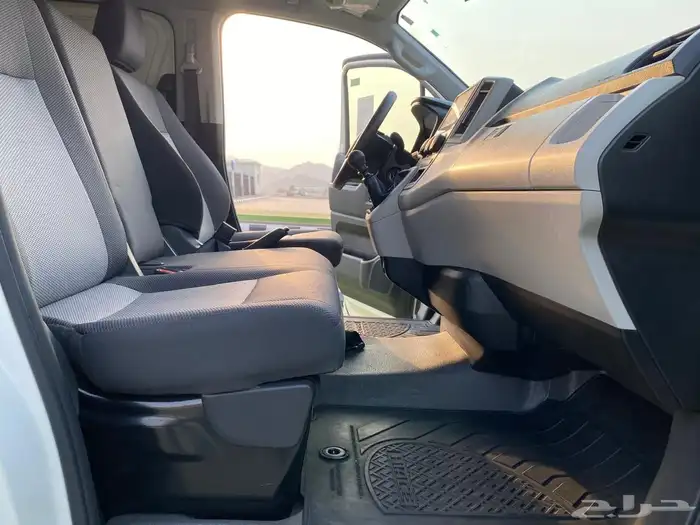 تايوتا هايس ( بضاعة ) 2024 بنزين سقف نازل 24