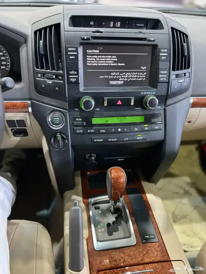 تويوتا لاندكروزر GXR 2013 فل كامل بريمي ماشي 21 الف مخزن 10