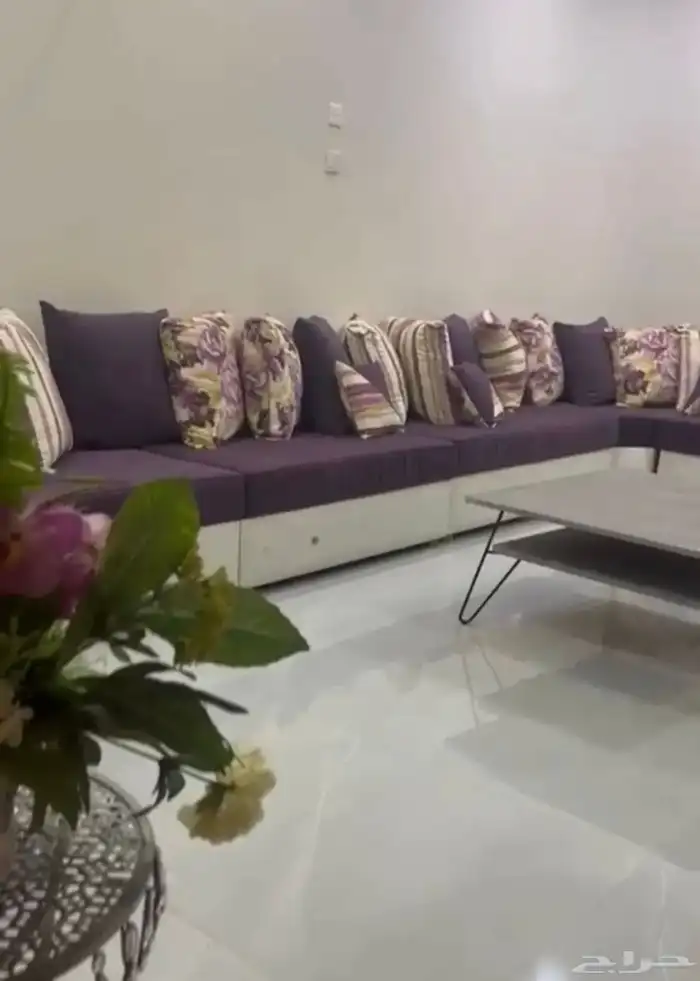 كنب نسائي ممتاز نظيف على السوم 2000 0