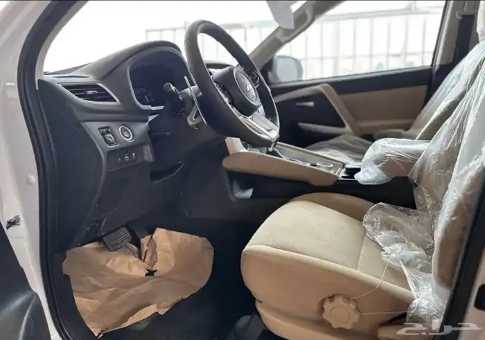 ميتسوبيشي مونتيرو اسبورت 2025 بنزين 6