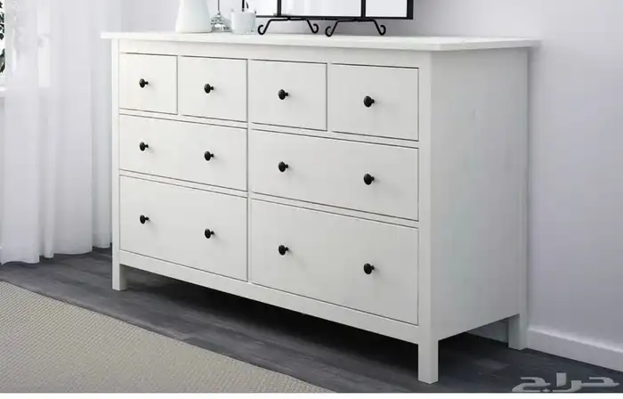 طاوله كبيره و 2 طاولة سرير صغيره 0