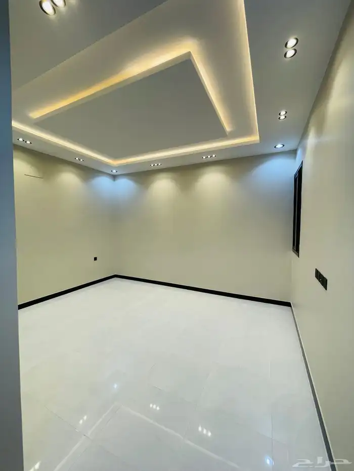 للبيع شقق تمليك ارضي بحوش مدخل سياره 6 غرف بسعر 550 الف 20