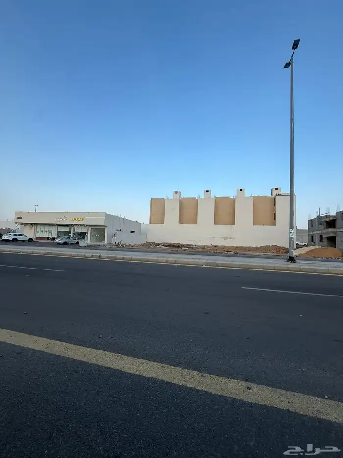 للبيع ارض تجارية في مخطط النبلاء م500 شارع 30م 1