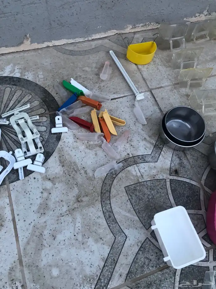 مجموعة من مستلزمات الطيور 3