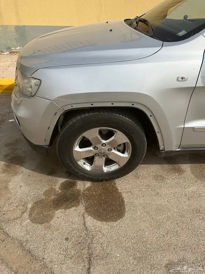 جيب قراند شروكي ممشى 235 000 4