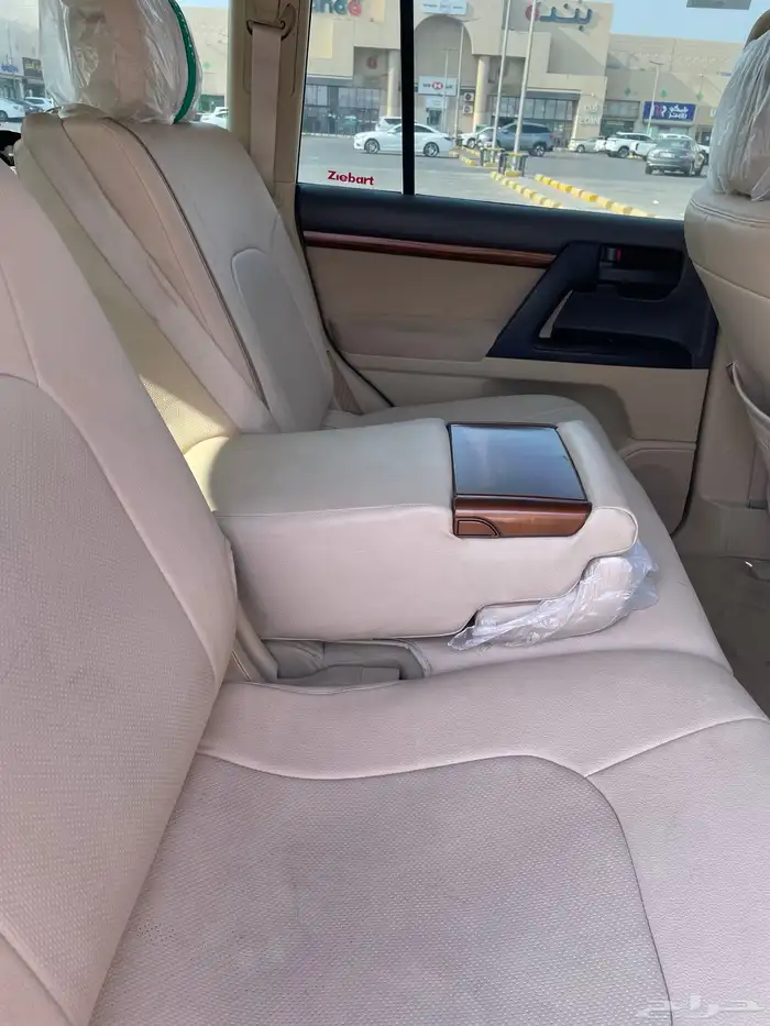 لاندكروزر gxr3 2016 ابيض سعودي عبداللطيف جميل 8